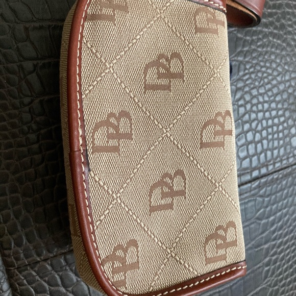 Dooney & Bourke Flap Wristlet - NWT - Picture 3 of 3